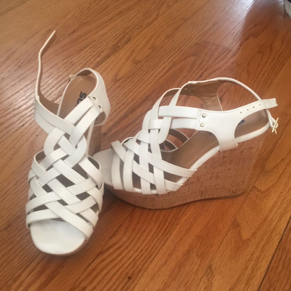 White wedges